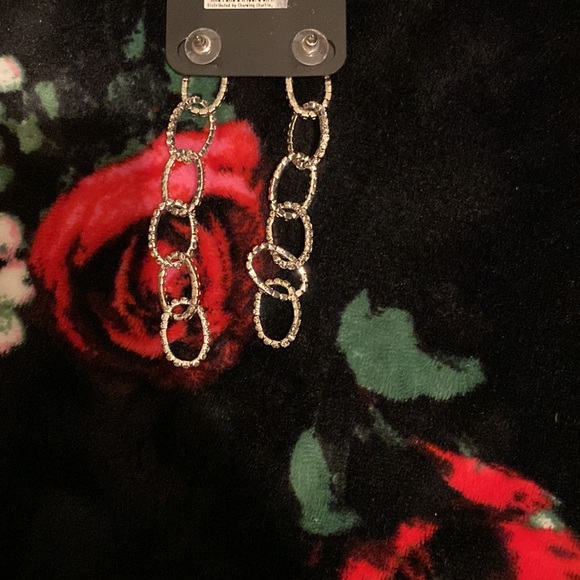 Brand new costume jewelry silver - Picture 2 of 2